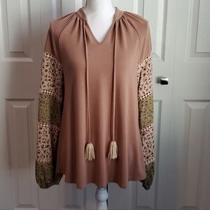 hailey & co | V Neck Blouse Light Brown